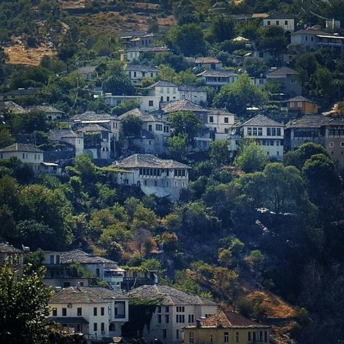 Stone Rooms 1850 Gjirokastër 外观 照片